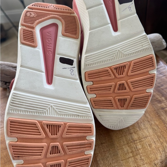 Vionic Athena Zip sneaker, size 8 - Picture 15 of 15